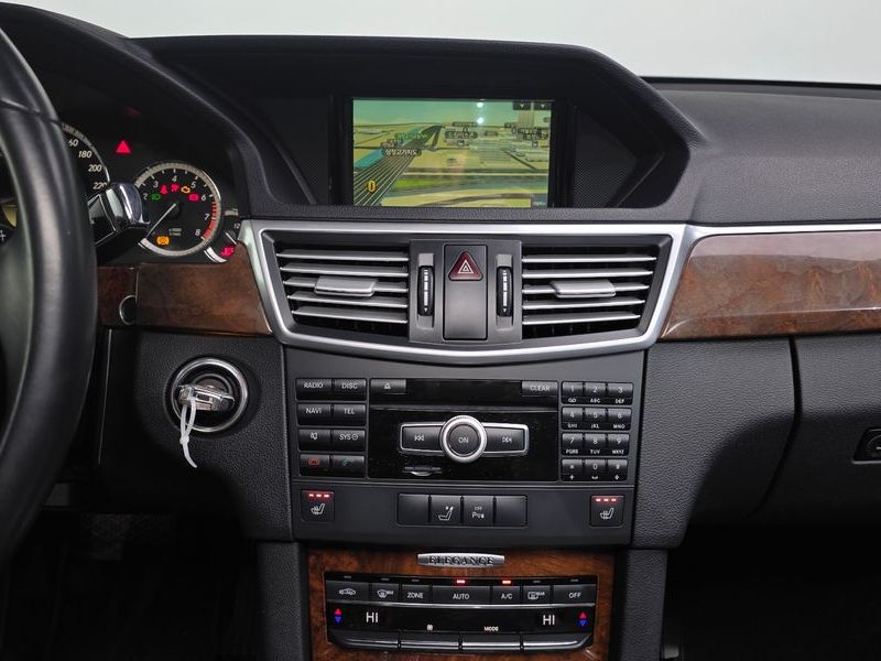 2012 Mercedes-Benz E-Class E300 Elegance photo 14
