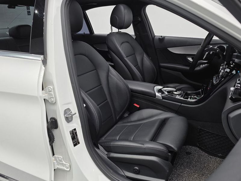 2018 Mercedes-Benz C-Class C350e photo 12