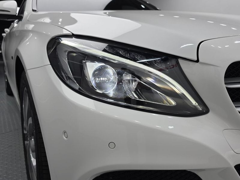 2018 Mercedes-Benz C-Class C350e photo 22