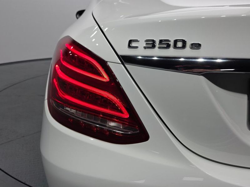 2018 Mercedes-Benz C-Class C350e photo 23