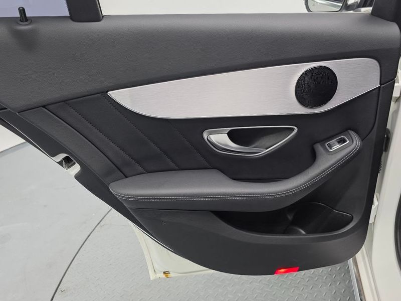 2018 Mercedes-Benz C-Class C350e photo 25