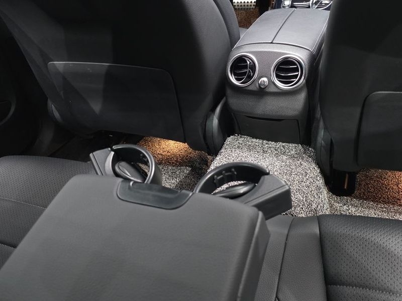 2018 Mercedes-Benz C-Class C350e photo 30