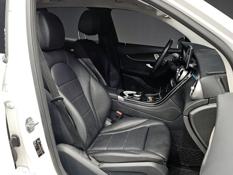 2019 Mercedes-Benz C-Class GLC300 4MATIC photo 11