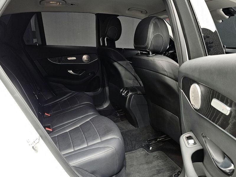 2019 Mercedes-Benz C-Class GLC300 4MATIC photo 12