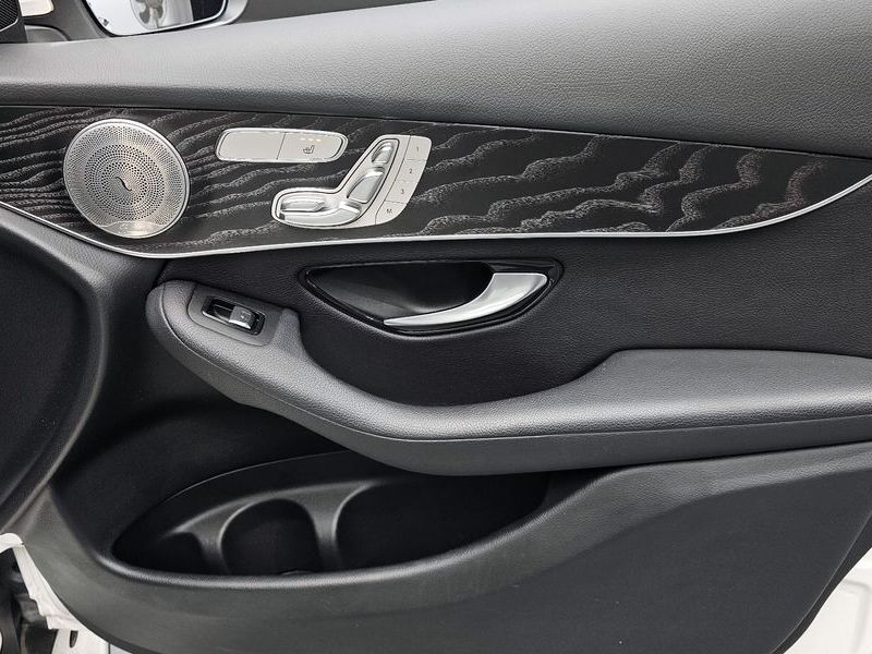 2019 Mercedes-Benz C-Class GLC300 4MATIC photo 24