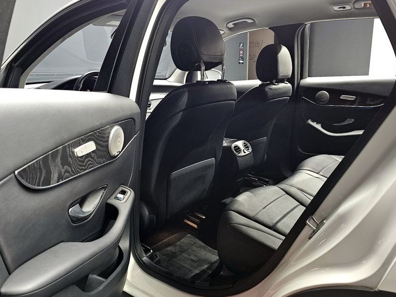 2019 Mercedes-Benz C-Class GLC300 4MATIC photo 26