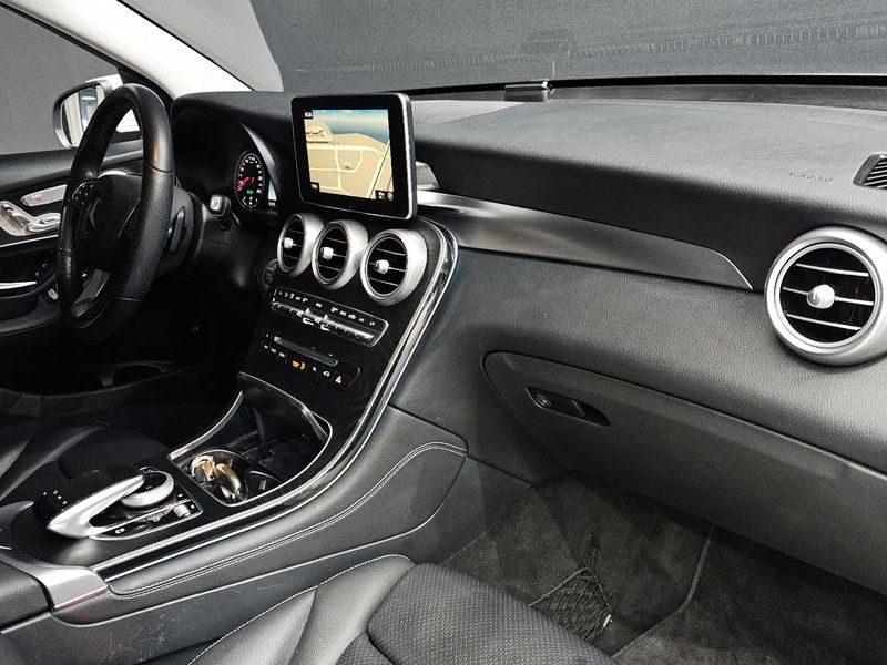 2019 Mercedes-Benz C-Class GLC300 4MATIC photo 30
