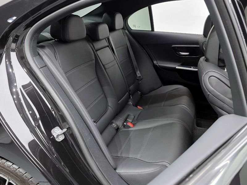 2024 Mercedes-Benz C-Class C300 4MATIC Avantgarde photo 12