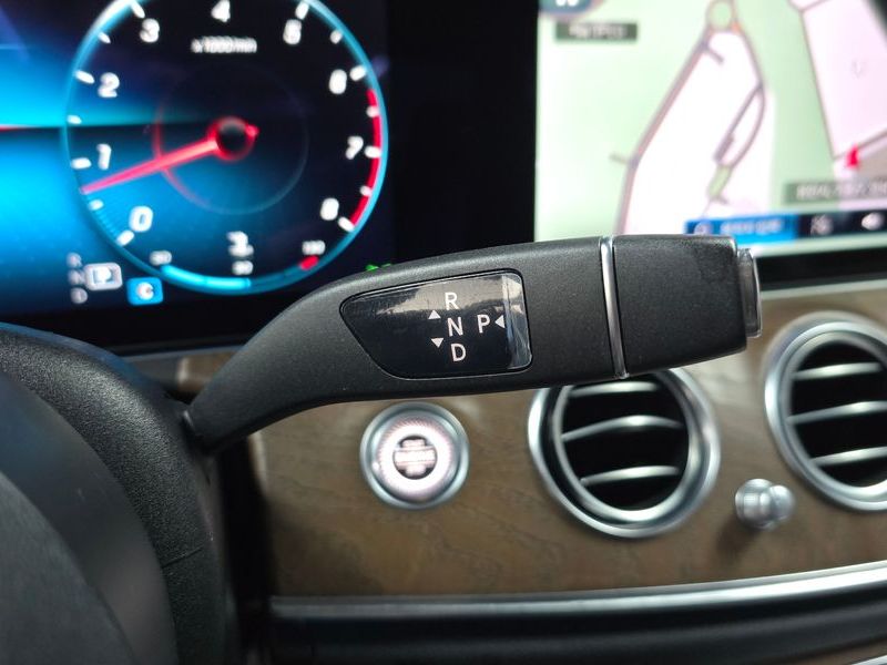 2021 Mercedes-Benz E-Class E250 Exclusive photo 9