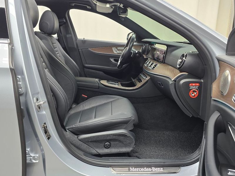 2021 Mercedes-Benz E-Class E250 Exclusive photo 11