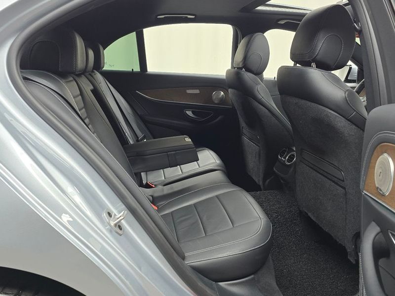 2021 Mercedes-Benz E-Class E250 Exclusive photo 12