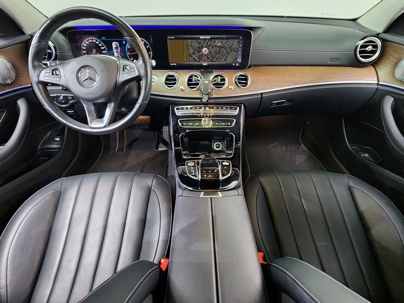2018 Mercedes-Benz E-Class E300 4MATIC Exclusive photo 7