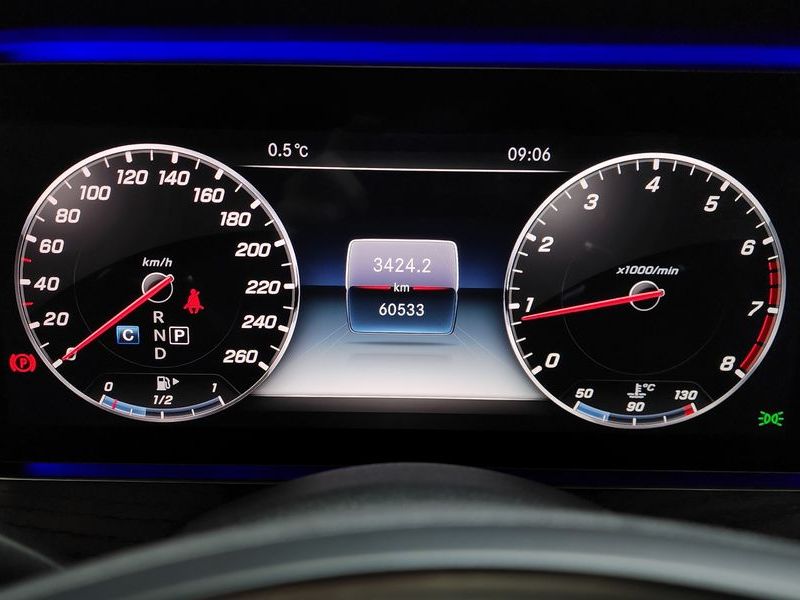 2018 Mercedes-Benz E-Class E300 4MATIC Exclusive photo 8