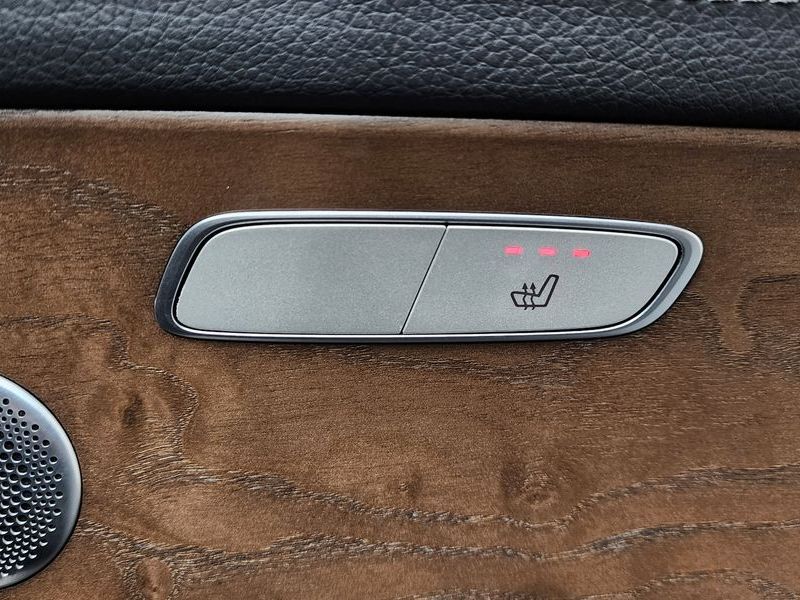 2018 Mercedes-Benz E-Class E300 4MATIC Exclusive photo 19