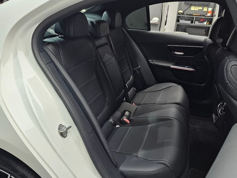 2023 Mercedes-Benz C-Class C200 Avantgarde photo 12