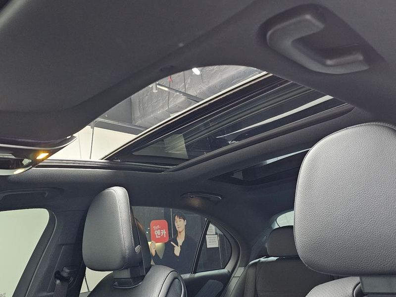 2023 Mercedes-Benz C-Class C200 Avantgarde photo 16