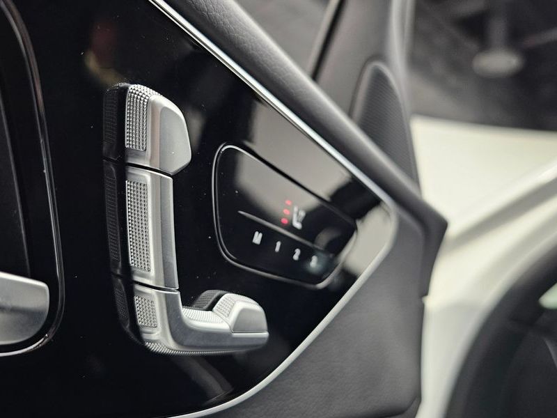 2023 Mercedes-Benz C-Class C200 Avantgarde photo 18