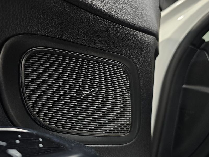 2023 Mercedes-Benz C-Class C200 Avantgarde photo 19