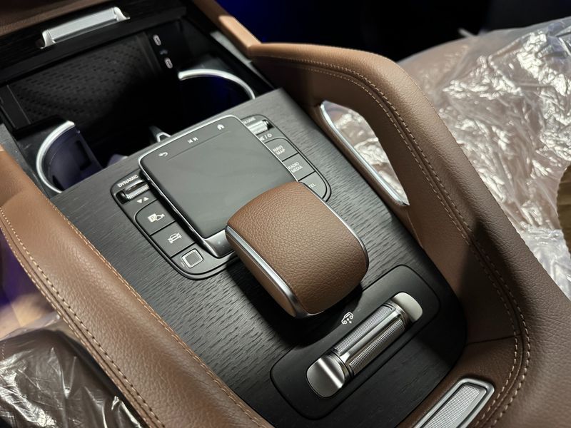 2026 Mercedes-Benz S-Class GLS450 4MATIC photo 8