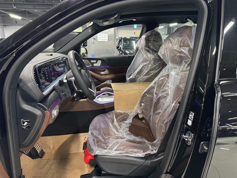 2026 Mercedes-Benz S-Class GLS450 4MATIC photo 13
