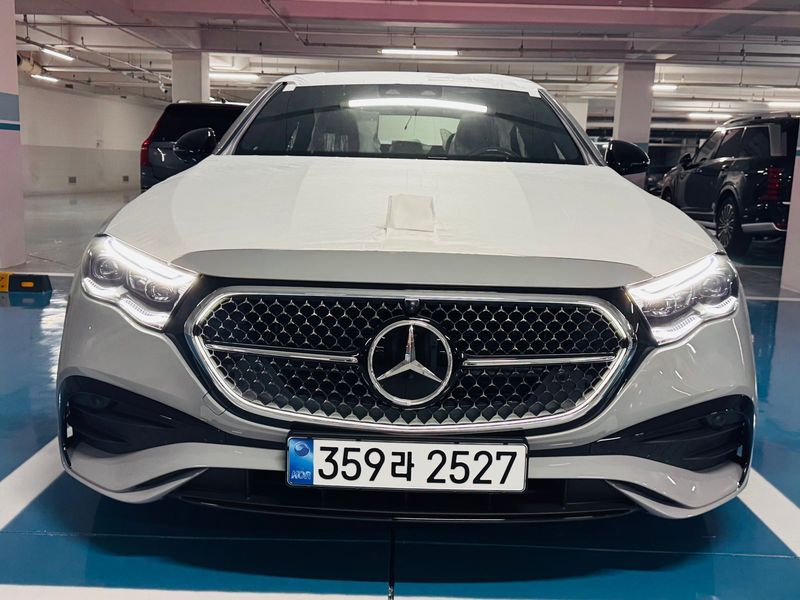 2026 Mercedes-Benz E-Class E300 4MATIC AMG Line Premiere Special photo 1
