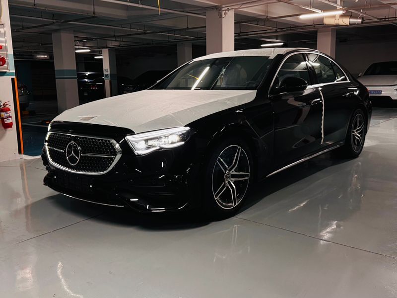 2026 Mercedes-Benz E-Class E300 4MATIC AMG Line photo 1