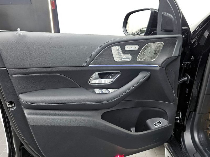 2026 Mercedes-Benz S-Class GLS450 4MATIC photo 24