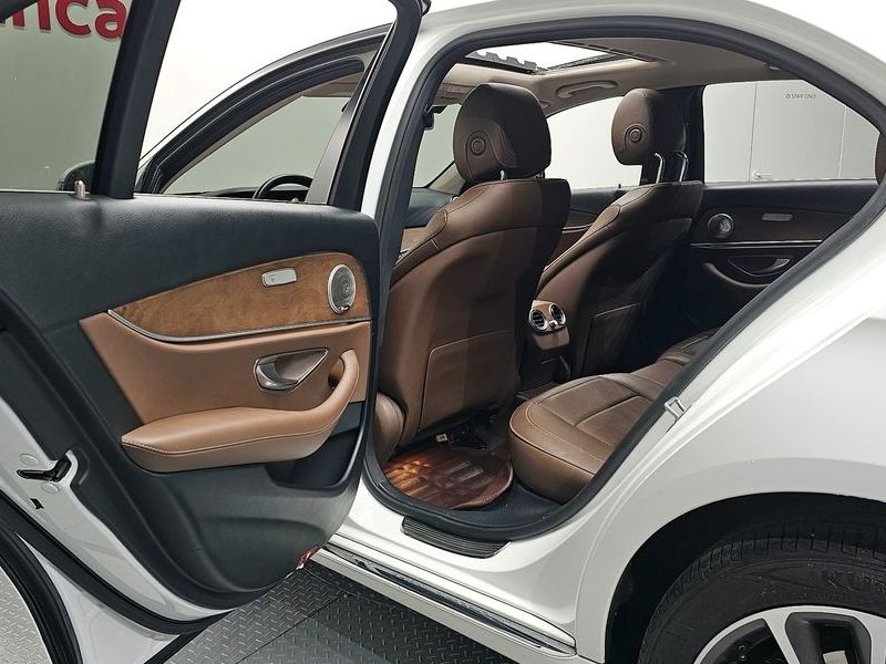 2018 Mercedes-Benz E-Class E300 Exclusive photo 12