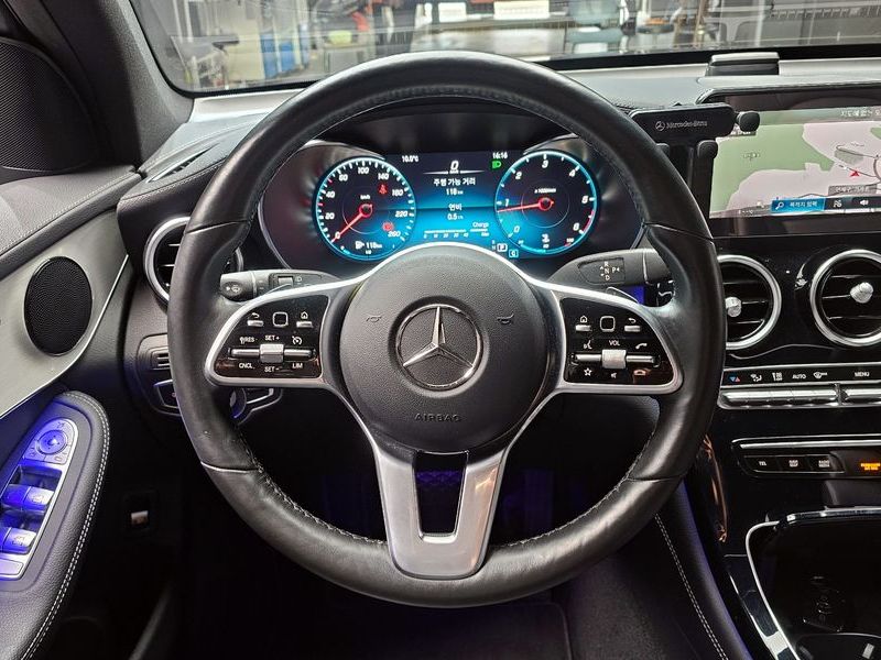 2020 Mercedes-Benz C-Class GLC220 d 4MATIC photo 14