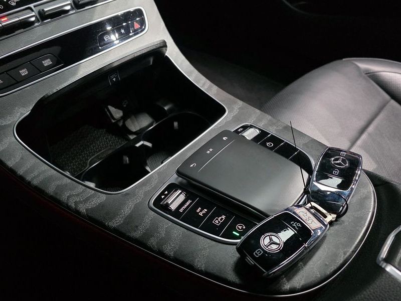 2022 Mercedes-Benz E-Class E350 4MATIC AMG Line photo 9