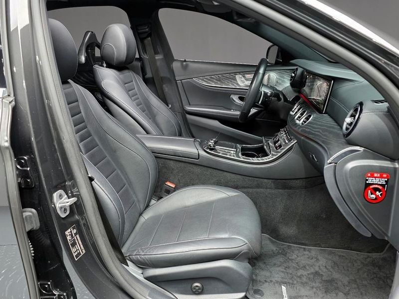 2022 Mercedes-Benz E-Class E350 4MATIC AMG Line photo 11