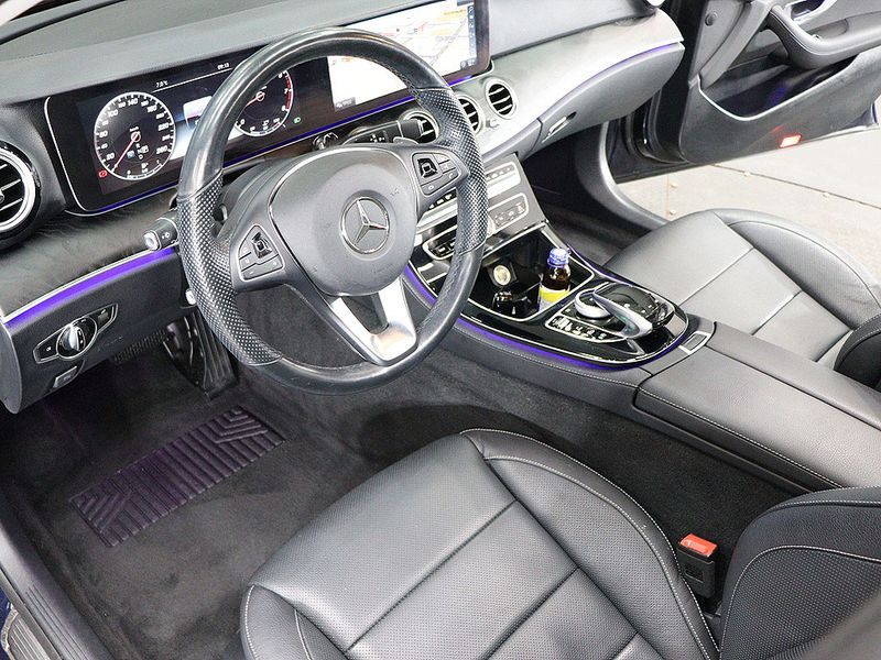 2017 Mercedes-Benz E-Class E300 Avantgarde photo 16