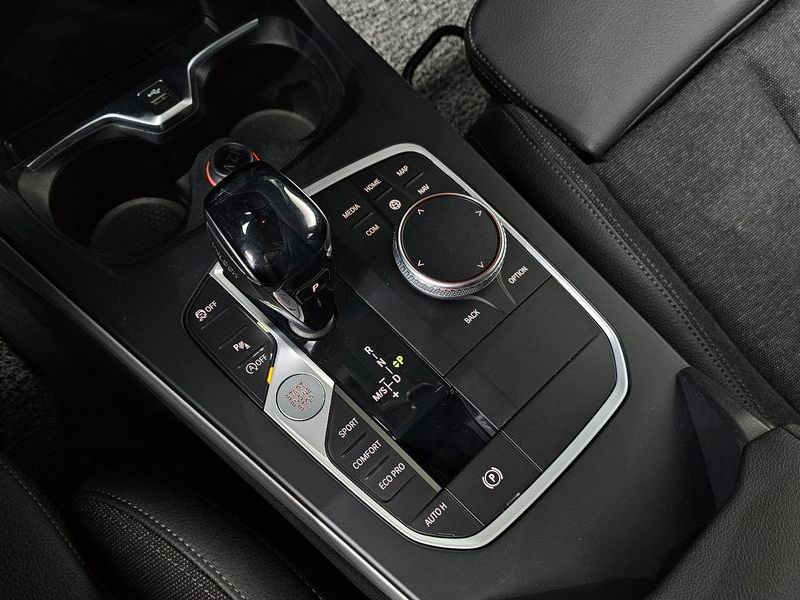 2021 BMW 1 Series 118d Joy photo 9