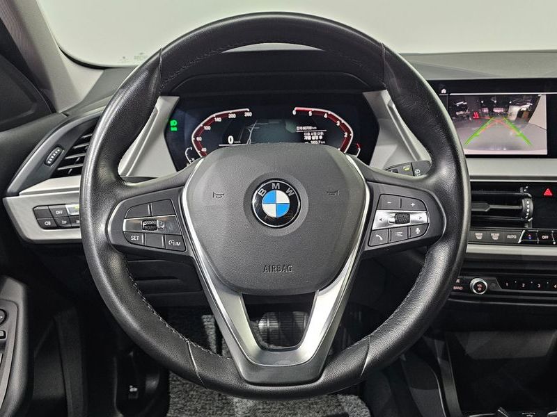 2021 BMW 1 Series 118d Joy photo 13