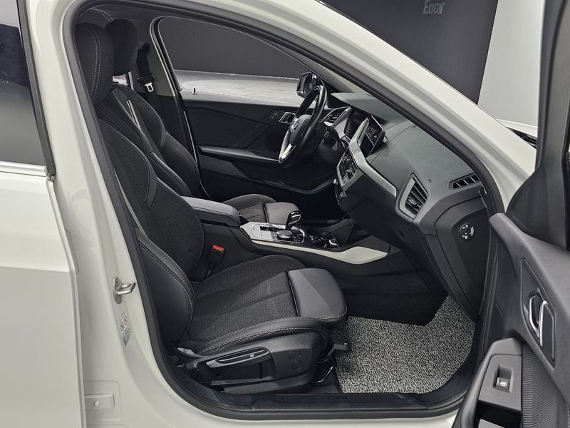 2021 BMW 1 Series 118d Joy photo 26