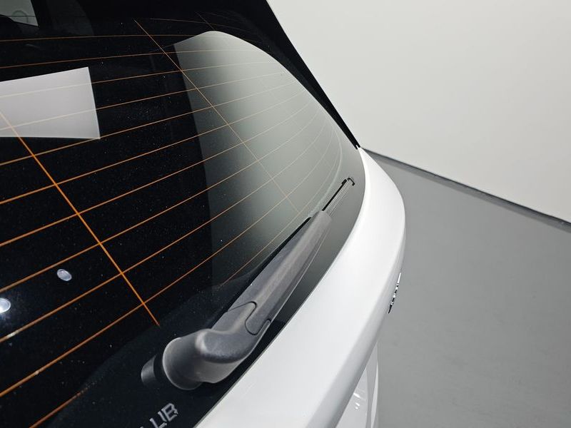2021 BMW 1 Series 118d Joy photo 29