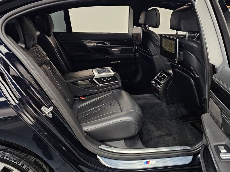 2017 BMW 7 Series 740Li xDrive M Sport Package photo 11