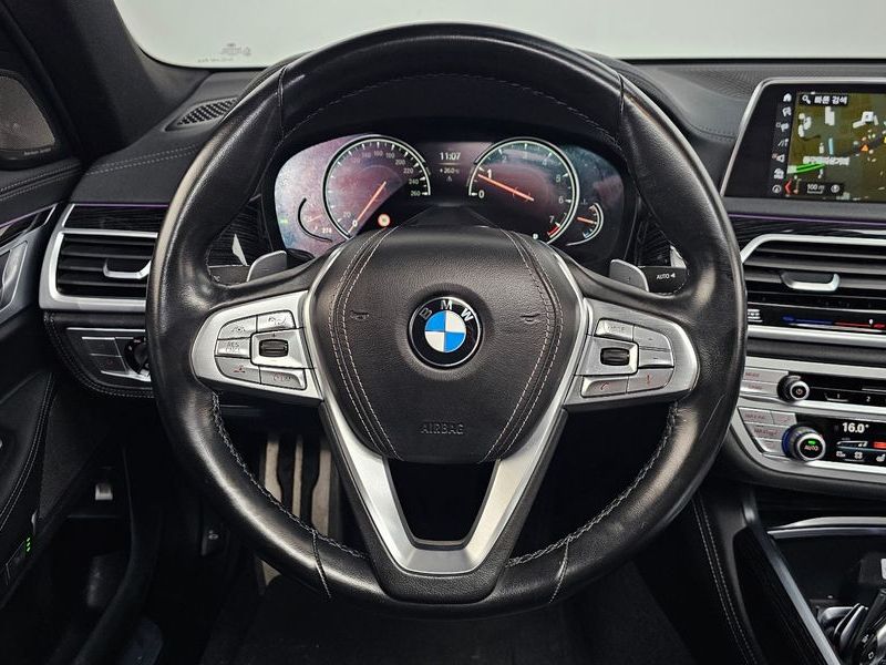 2017 BMW 7 Series 740Li xDrive M Sport Package photo 15