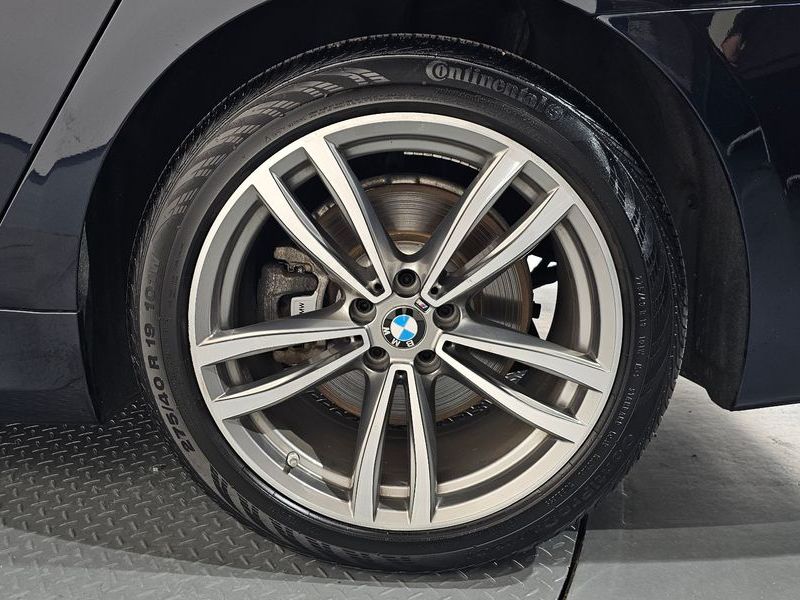 2017 BMW 7 Series 740Li xDrive M Sport Package photo 21