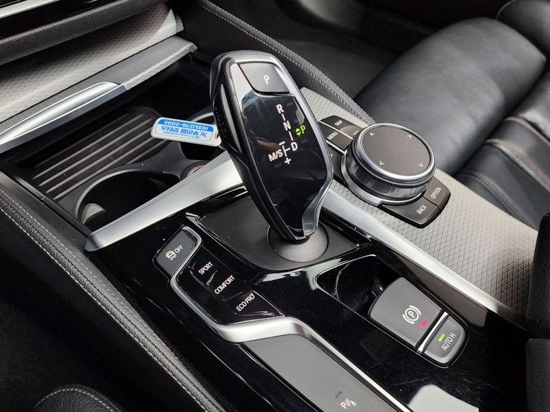 2018 BMW 5 Series 520d M Sport Special Edition photo 9