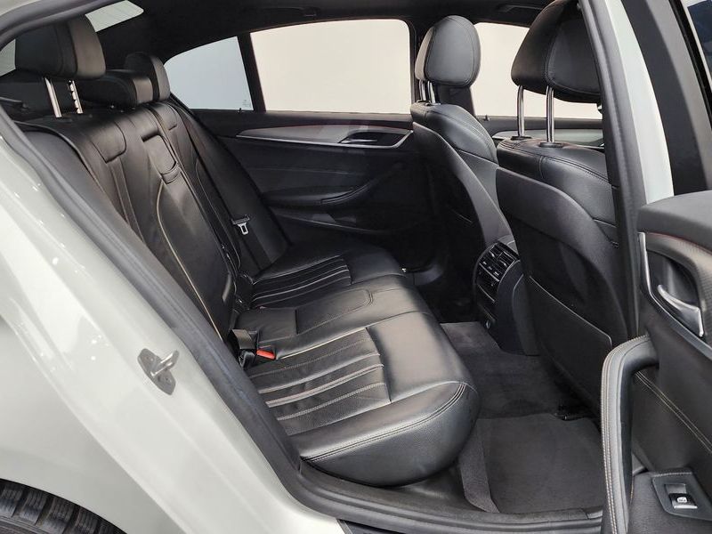 2018 BMW 5 Series 520d M Sport Special Edition photo 11