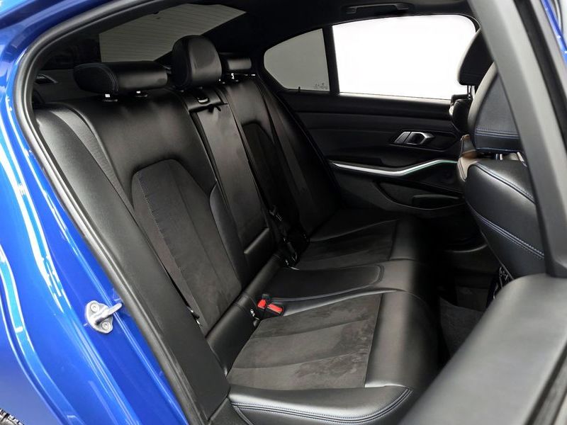 2022 BMW 3 Series 320i M Sport photo 11