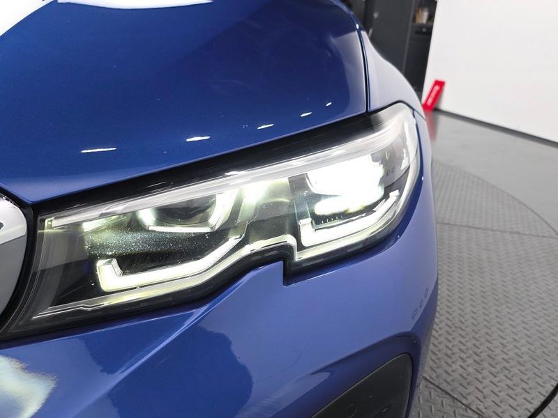 2022 BMW 3 Series 320i M Sport photo 22