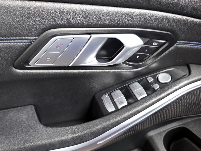 2022 BMW 3 Series 320i M Sport photo 28