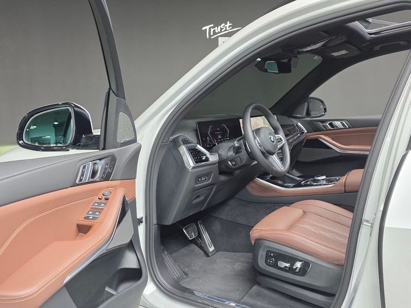 2025 BMW X5 xDrive 40i M Sport photo 13