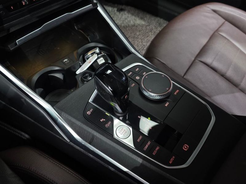 2019 BMW 3 Series 320d Luxury photo 9