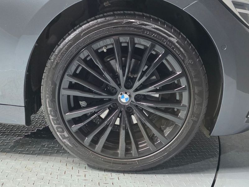 2019 BMW 3 Series 320d Luxury photo 21