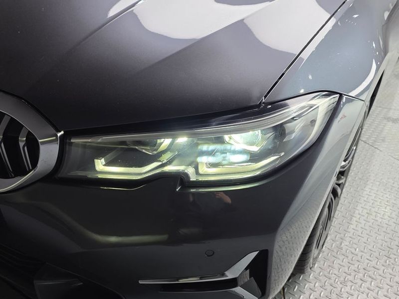 2019 BMW 3 Series 320d Luxury photo 22