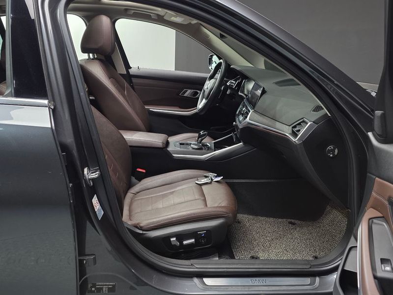 2019 BMW 3 Series 320d Luxury photo 26