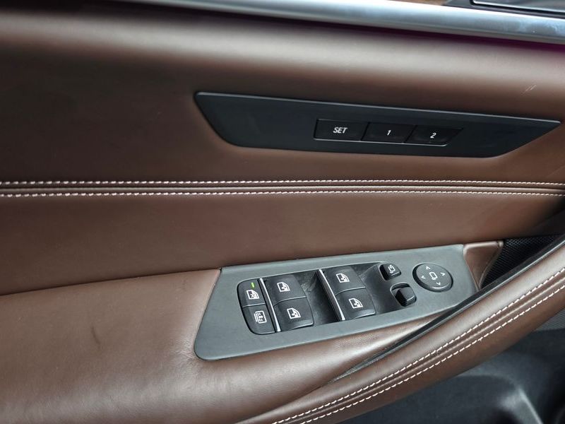2018 BMW 5 Series 530i M Sport Package Plus photo 29